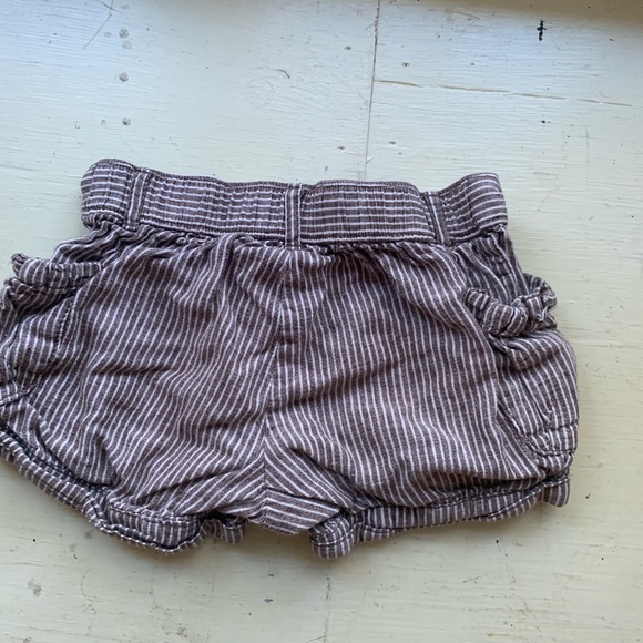 Brown and white striped babyGap three T-shirts - Picture 3 of 6